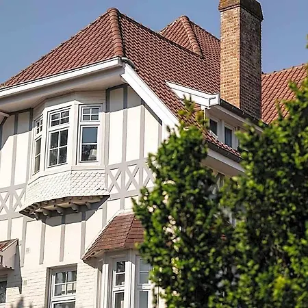 Hotel Cotanou V In With Garden De Haan